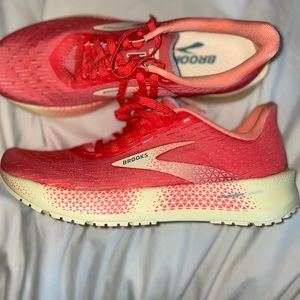 Size 8 Brooks Running Women's Hyperion Tempo Training Sneaker Shoe
